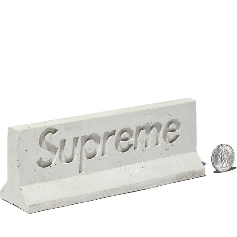 置物 Supreme Mini Materials 1:12 Supreme Mini Materials 1:12 Scale Jersey Barrier – RIF LA