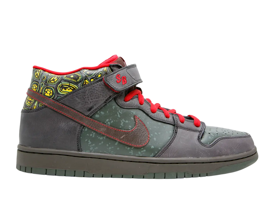 Nike Dunk Mid Moat (WORN)