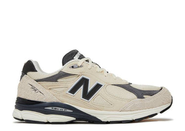 New Balance 990model from 1988 in tribute to Michael Jordans free-throw dunk at the Slam Dunk Contest